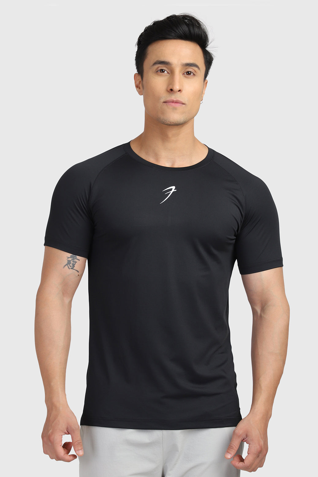 Sleek T-shirt Black / Logo