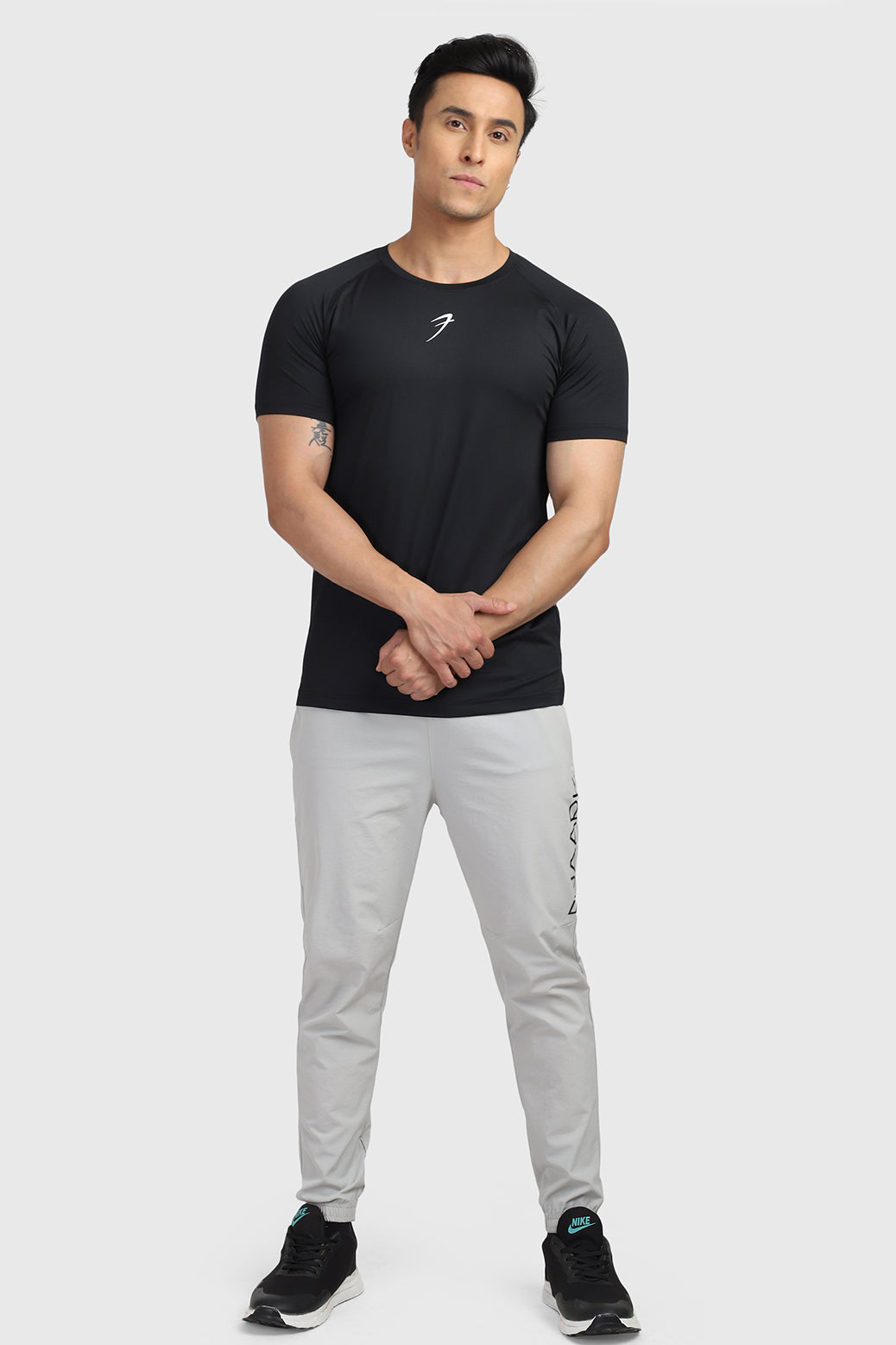 Sleek T-shirt Black / Logo
