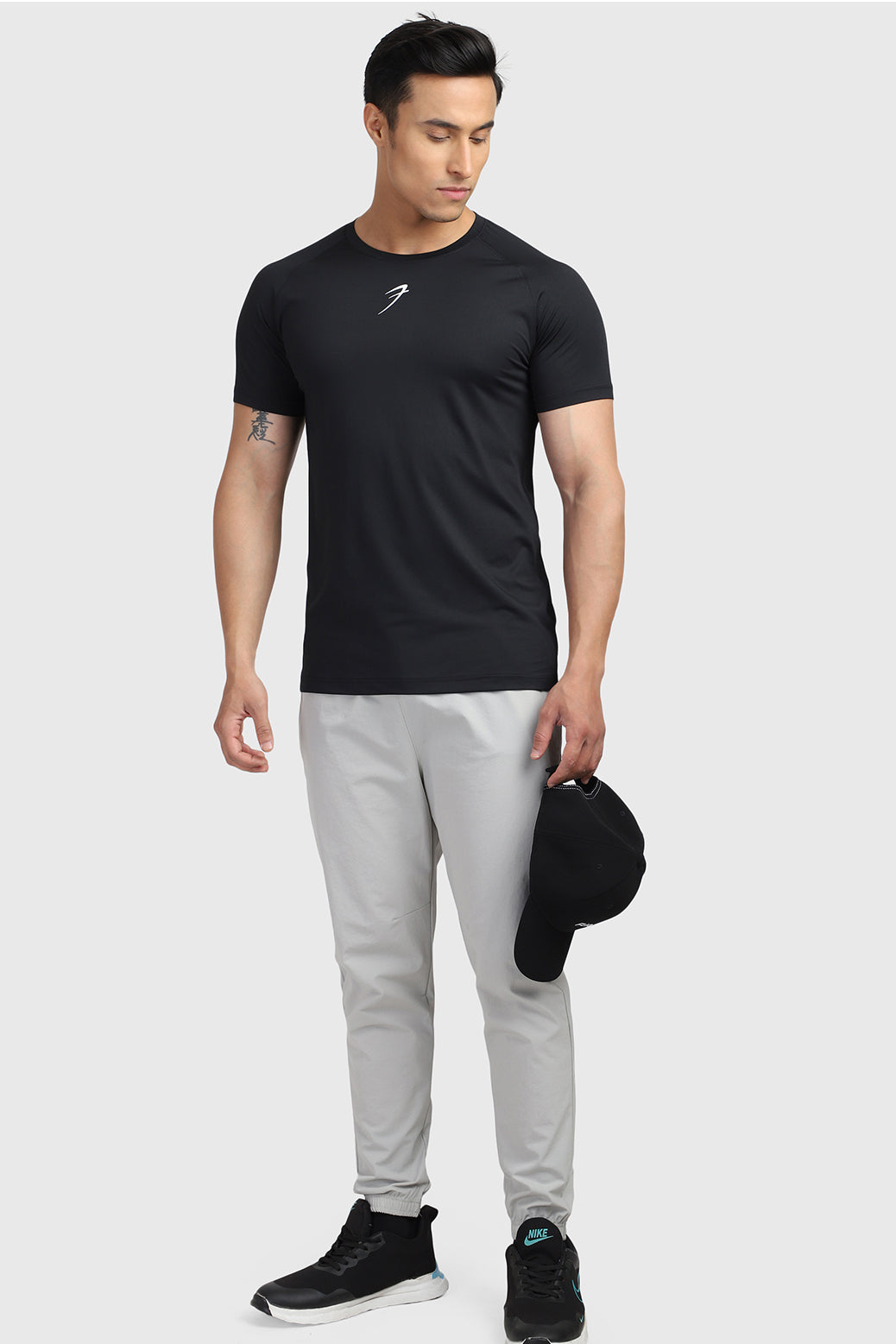 Sleek T-shirt Black / Logo