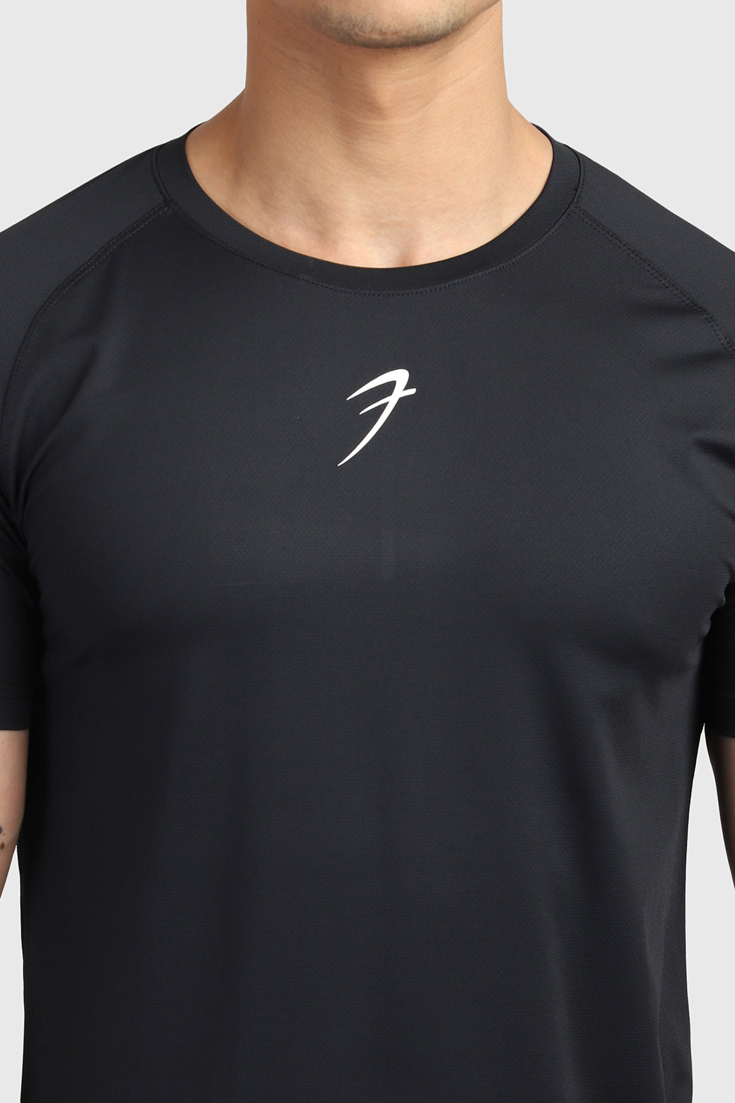 Sleek T-shirt Black / Logo